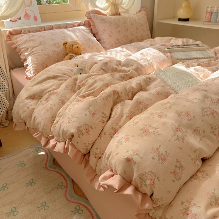 91家纺网 家纺一手货源 找家纺 韩巢家纺 2025新款针织双层纱花边款被套直播热销款四件套学生宿舍床单三件套-（提供卖家秀） 春和豆沙