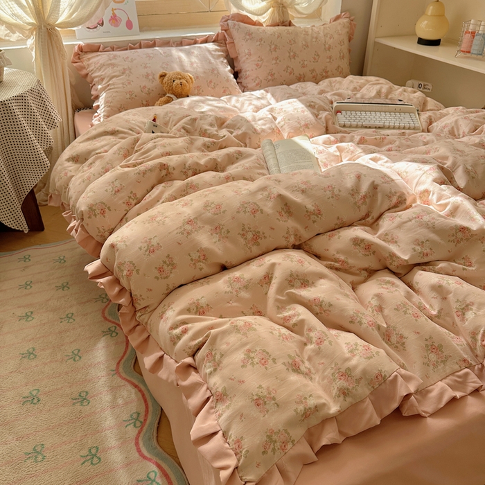 91家纺网 家纺一手货源 找家纺 韩巢家纺 2025新款针织双层纱花边款被套直播热销款四件套学生宿舍床单三件套-（提供卖家秀） 春和豆沙