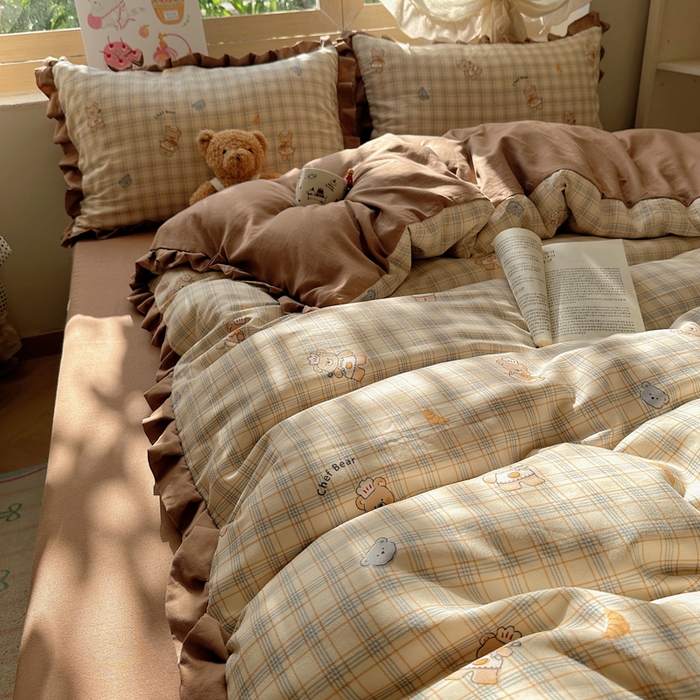 91家纺网 家纺一手货源 找家纺 韩巢家纺 2025新款针织双层纱花边款被套直播热销款四件套学生宿舍床单三件套-（提供卖家秀） 熊先生