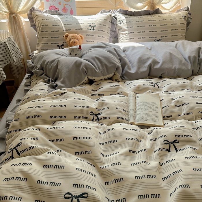 91家纺网 家纺一手货源 找家纺 韩巢家纺 2025新款针织双层纱花边款被套直播热销款四件套学生宿舍床单三件套-（提供卖家秀） 敏敏灰