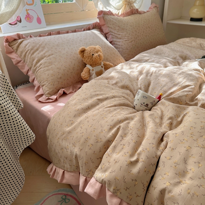 91家纺网 家纺一手货源 找家纺 韩巢家纺 2025新款针织双层纱花边款被套直播热销款四件套学生宿舍床单三件套-（提供卖家秀） 问秋棕