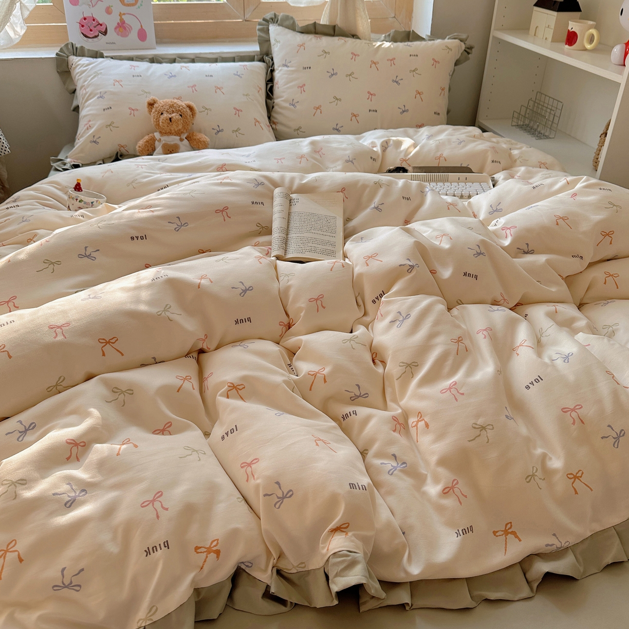 91家纺网 家纺一手货源 找家纺 韩巢家纺 2025新款针织双层纱花边款被套直播热销款四件套学生宿舍床单三件套-（提供卖家秀） 彩色蝴蝶绩