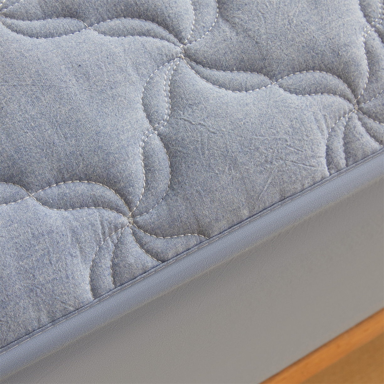 91家纺网 家纺一手货源 找家纺 多谷家纺 2026新款纯棉全棉色织水洗棉大豆夹棉床笠三件套浅牛仔蓝