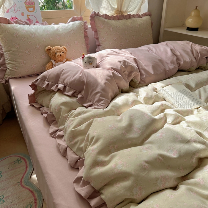 91家纺网 家纺一手货源 找家纺 韩巢家纺 2025新款针织双层纱花边款被套直播热销款四件套学生宿舍床单三件套-（提供卖家秀） 云山沐晚