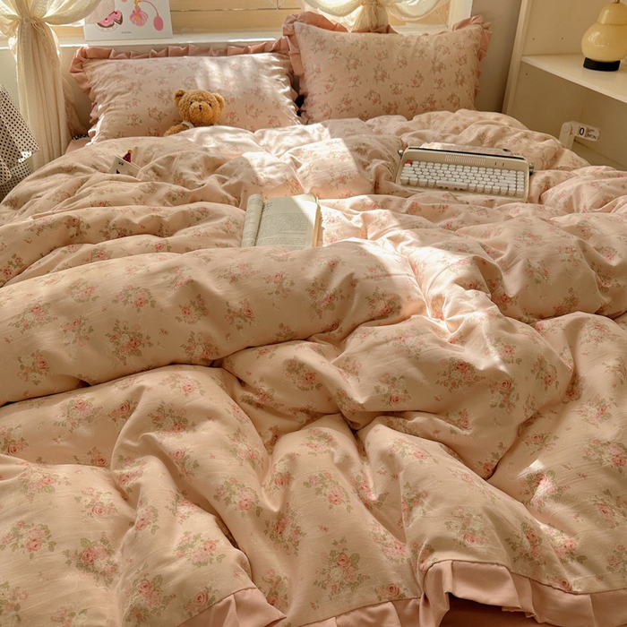 91家纺网 家纺一手货源 找家纺 韩巢家纺 2025新款针织双层纱花边款被套直播热销款四件套学生宿舍床单三件套-（提供卖家秀） 春和豆沙