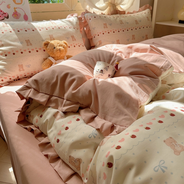 91家纺网 家纺一手货源 找家纺 韩巢家纺 2025新款针织双层纱花边款被套直播热销款四件套学生宿舍床单三件套-（提供卖家秀） 可爱熊