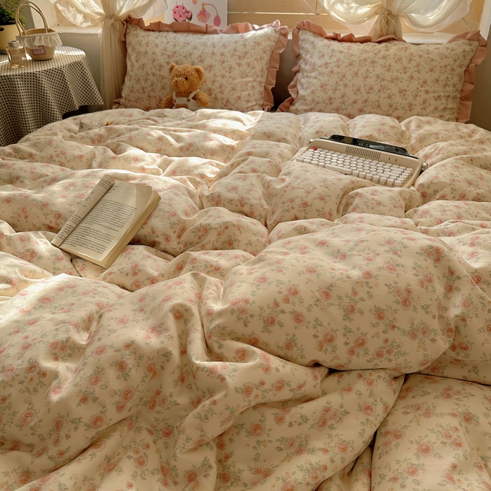 91家纺网 家纺一手货源 找家纺 韩巢家纺 2025新款针织双层纱花边款被套直播热销款四件套学生宿舍床单三件套-（提供卖家秀） 塞林娜米黄