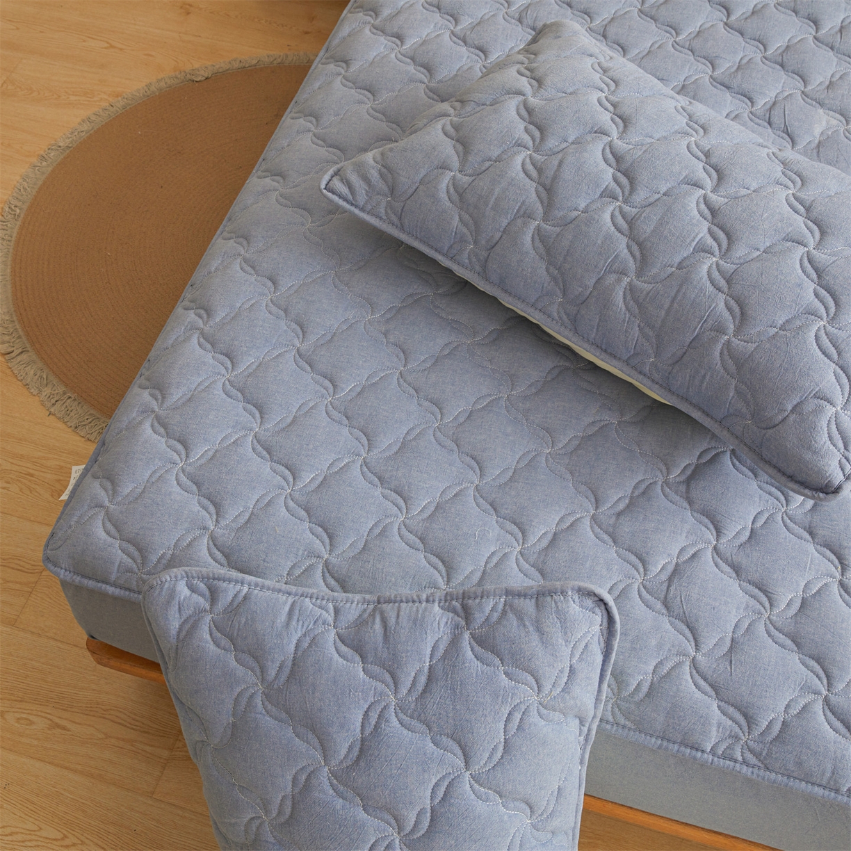 91家纺网 家纺一手货源 找家纺 多谷家纺 2026新款纯棉全棉色织水洗棉大豆夹棉床笠三件套浅牛仔蓝