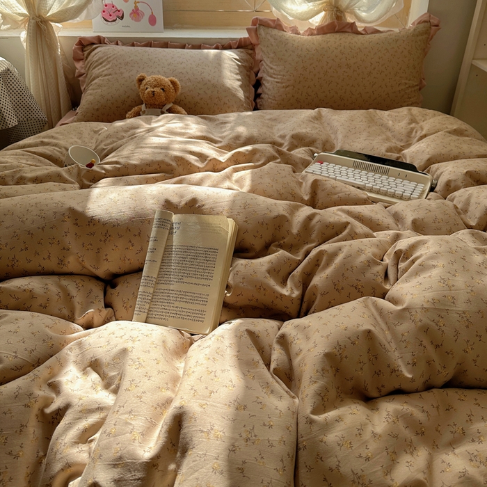 91家纺网 家纺一手货源 找家纺 韩巢家纺 2025新款针织双层纱花边款被套直播热销款四件套学生宿舍床单三件套-（提供卖家秀） 问秋棕