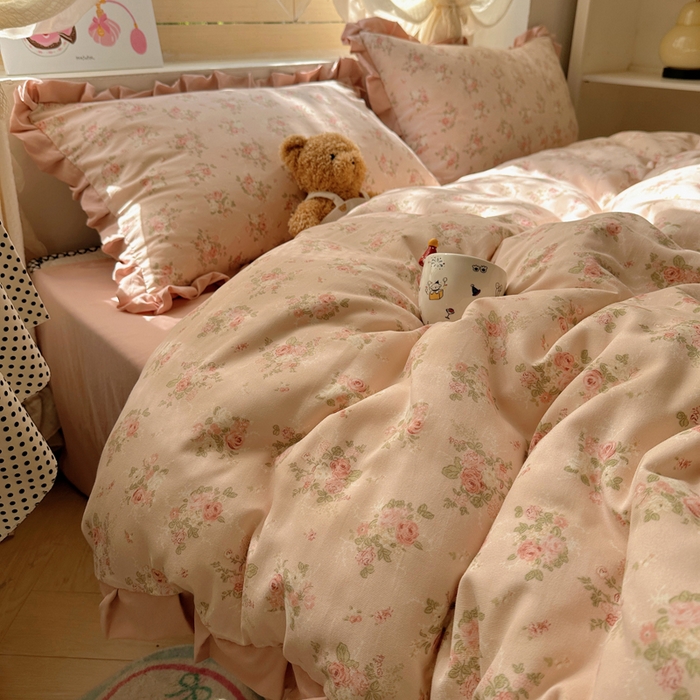 91家纺网 家纺一手货源 找家纺 韩巢家纺 2025新款针织双层纱花边款被套直播热销款四件套学生宿舍床单三件套-（提供卖家秀） 春和豆沙