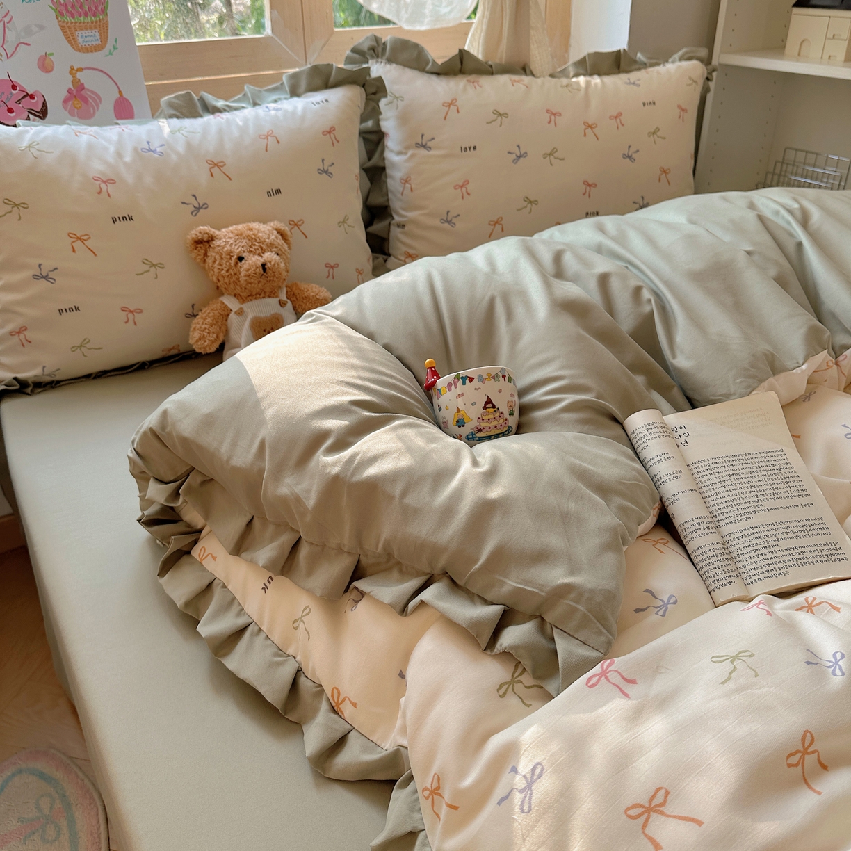 91家纺网 家纺一手货源 找家纺 韩巢家纺 2025新款针织双层纱花边款被套直播热销款四件套学生宿舍床单三件套-（提供卖家秀） 彩色蝴蝶绩