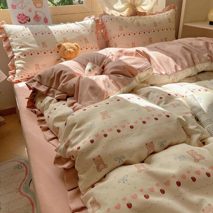 91家纺网 家纺一手货源 找家纺 韩巢家纺 2025新款针织双层纱花边款被套直播热销款四件套学生宿舍床单三件套-（提供卖家秀） 可爱熊