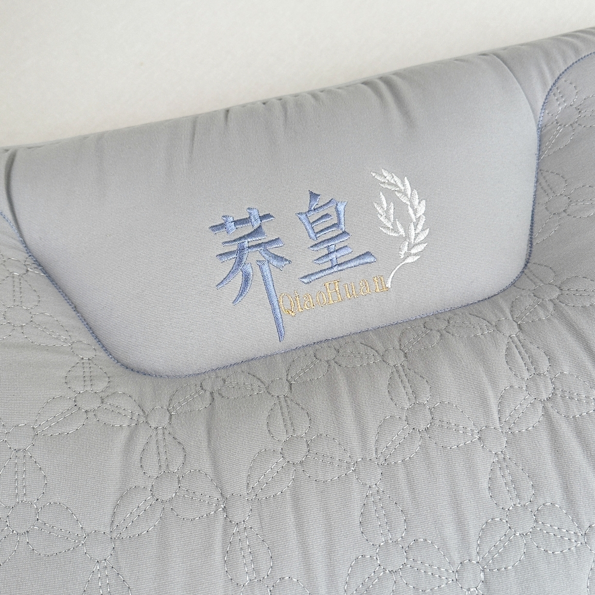 91家纺网 家纺一手货源 找家纺 羽凡居 2025新款亲肤荞皇枕头枕芯 灰色 48*74cm/只