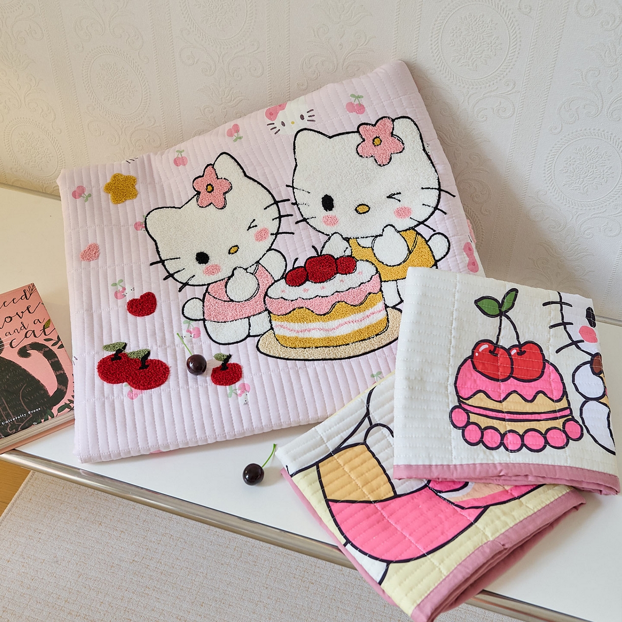 91家纺网 家纺一手货源 找家纺 鑫喜莱家纺 2025新款毛巾绣云朵棉床盖三件套 组合图仅供展示