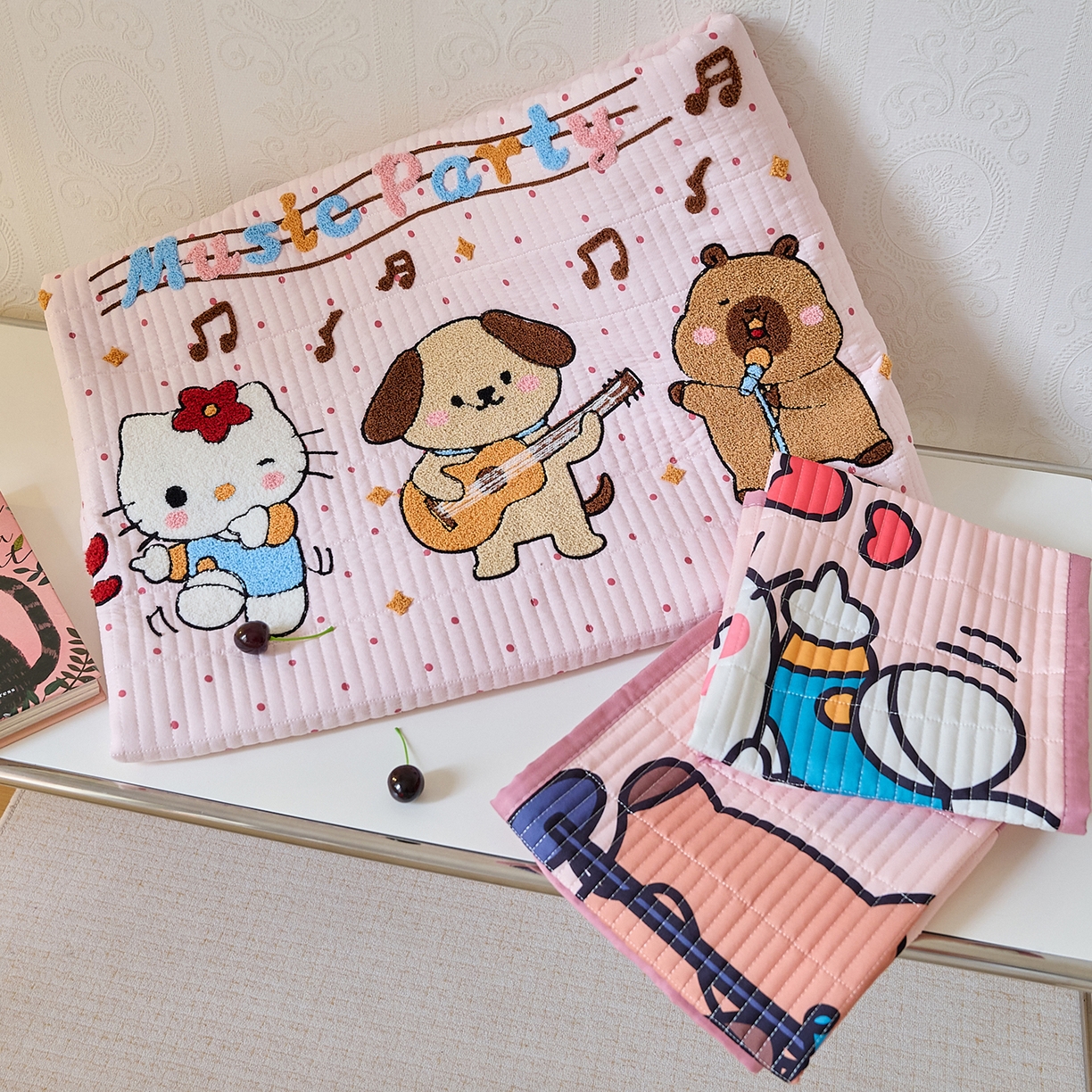 91家纺网 家纺一手货源 找家纺 鑫喜莱家纺 2025新款毛巾绣云朵棉床盖三件套 组合图仅供展示