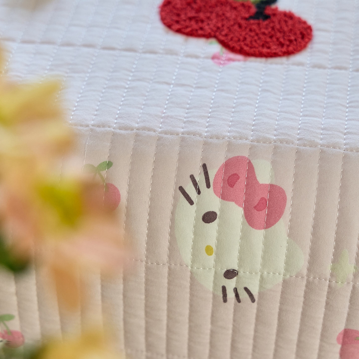 91家纺网 家纺一手货源 找家纺 鑫喜莱家纺 2025新款毛巾绣云朵棉床盖三件套 蛋糕猫咪