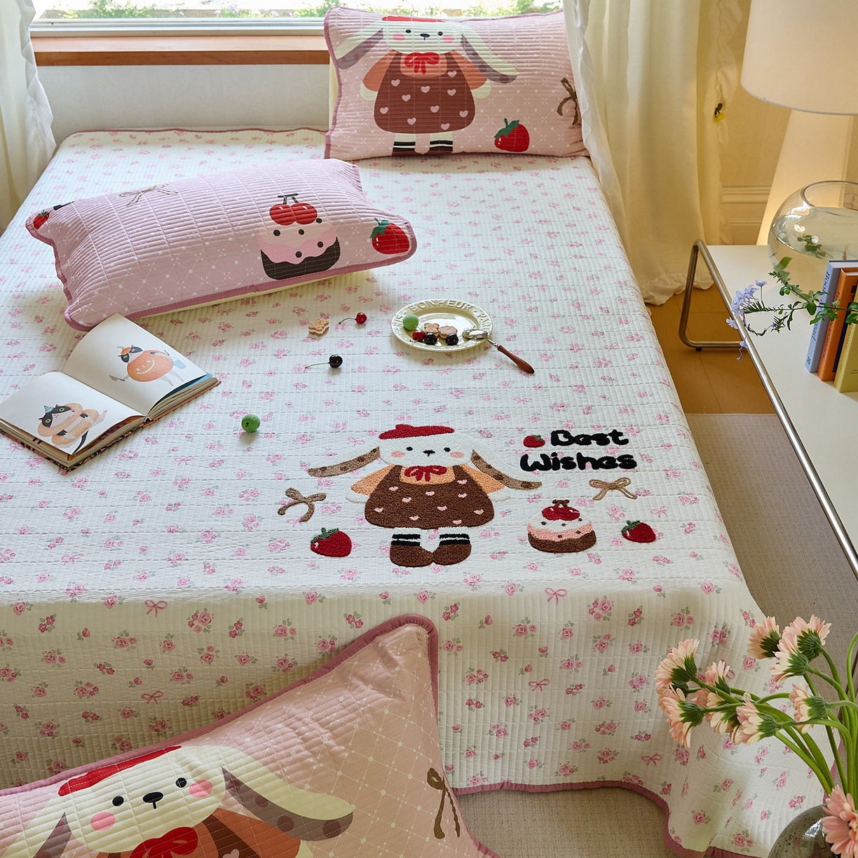 91家纺网 家纺一手货源 找家纺 鑫喜莱家纺 2025新款毛巾绣云朵棉床盖三件套 软萌垂耳兔