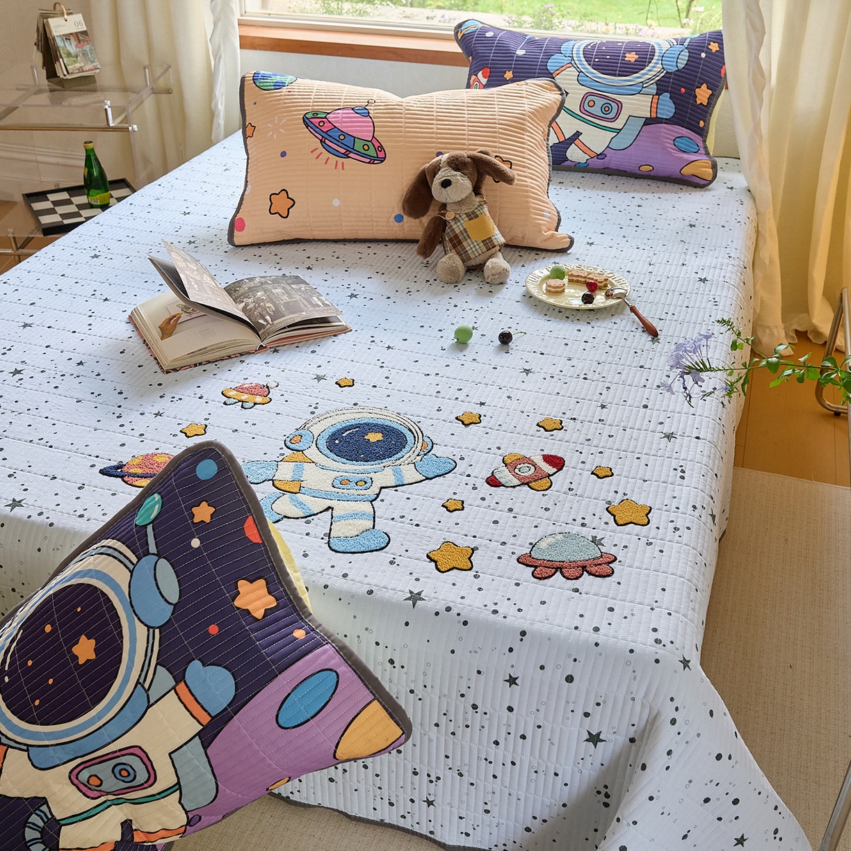 91家纺网 家纺一手货源 找家纺 鑫喜莱家纺 2025新款毛巾绣云朵棉床盖三件套 太空漫步