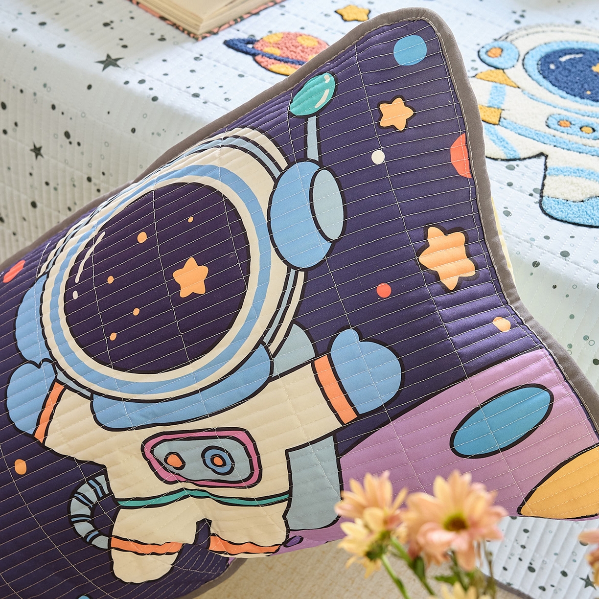 91家纺网 家纺一手货源 找家纺 鑫喜莱家纺 2025新款毛巾绣云朵棉床盖三件套 太空漫步