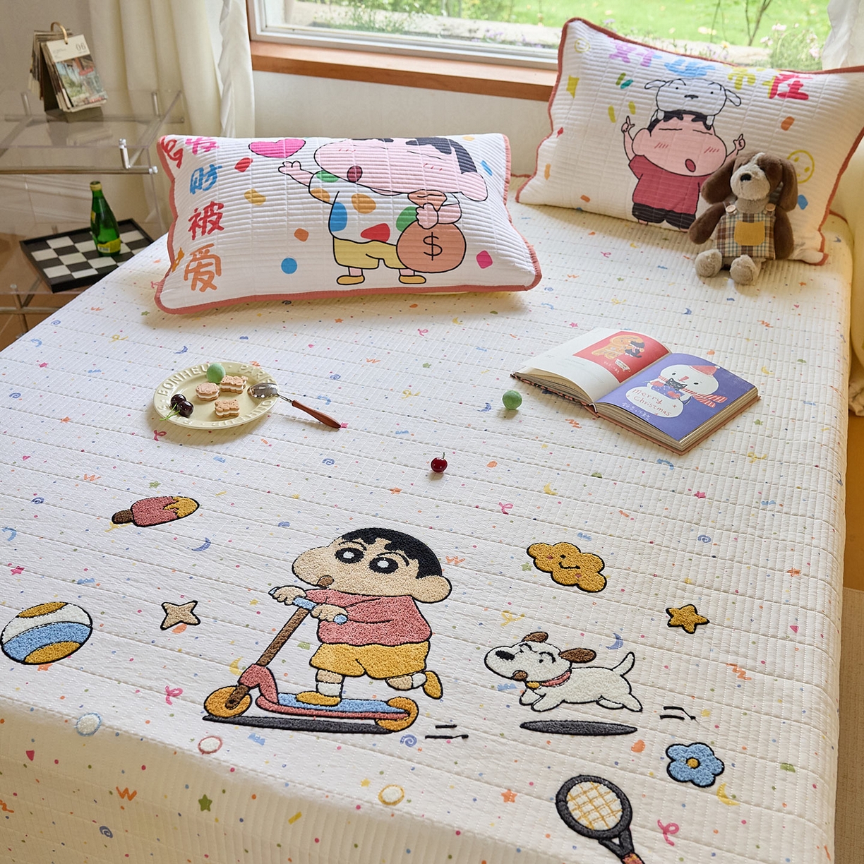 91家纺网 家纺一手货源 找家纺 鑫喜莱家纺 2025新款毛巾绣云朵棉床盖三件套 小新时光