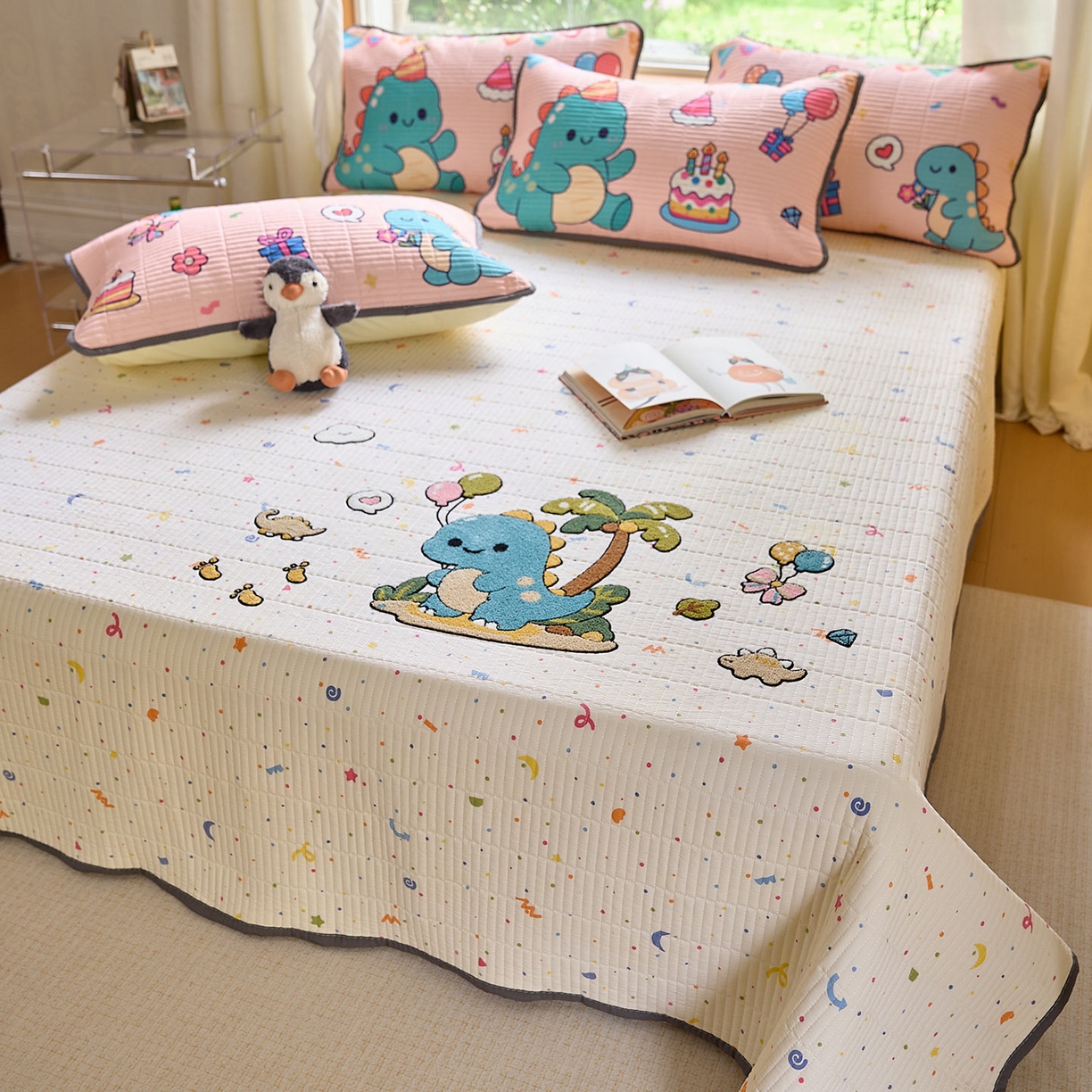 91家纺网 家纺一手货源 找家纺 鑫喜莱家纺 2025新款毛巾绣云朵棉床盖三件套 椰岛恐龙