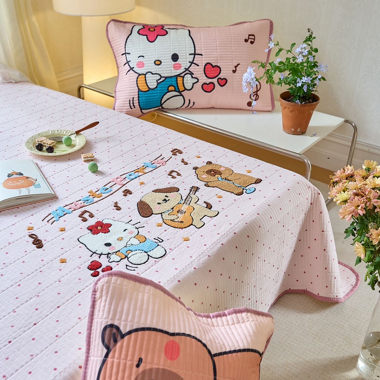 91家纺网 家纺一手货源 找家纺 鑫喜莱家纺 2025新款毛巾绣云朵棉床盖三件套 音乐派对