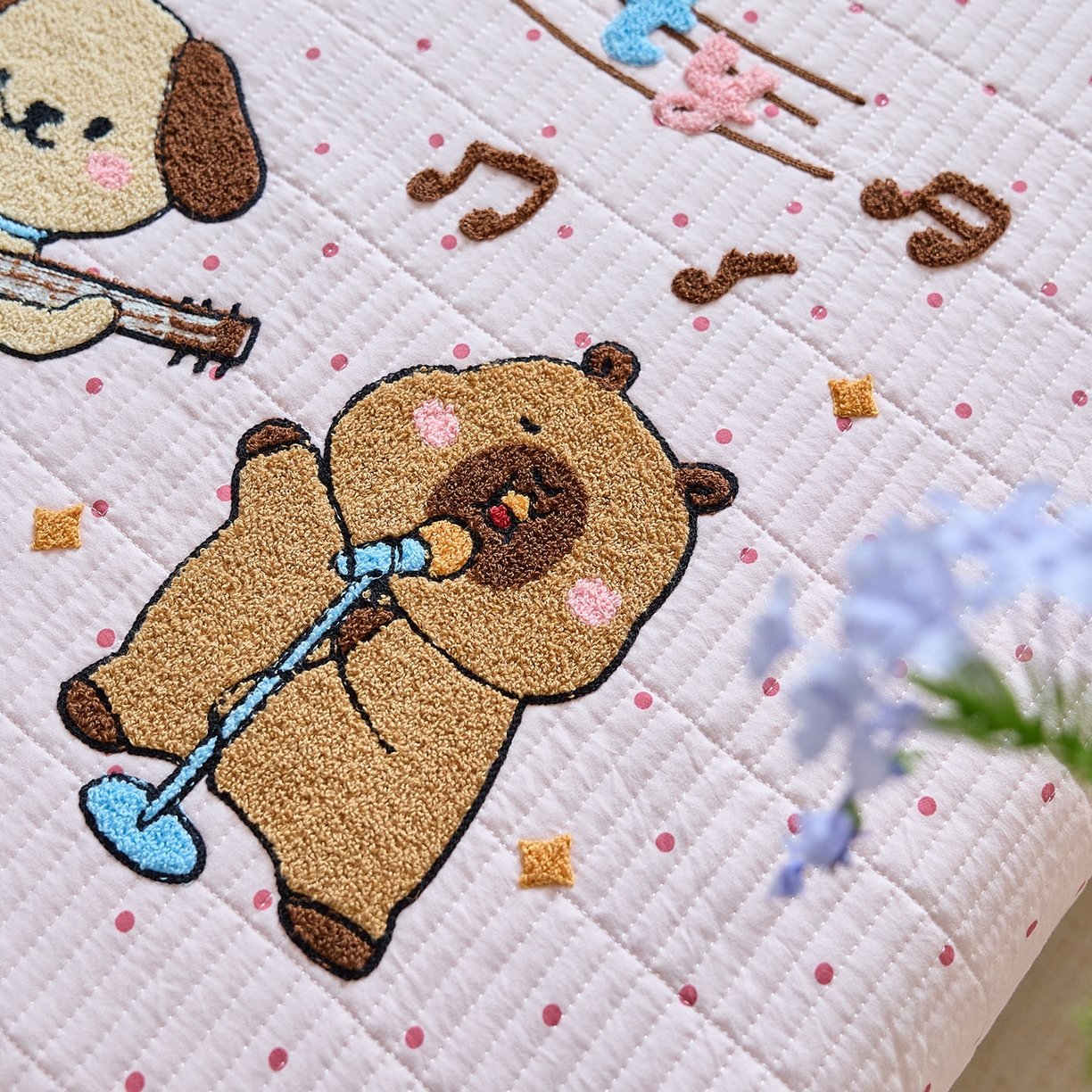 91家纺网 家纺一手货源 找家纺 鑫喜莱家纺 2025新款毛巾绣云朵棉床盖三件套 音乐派对