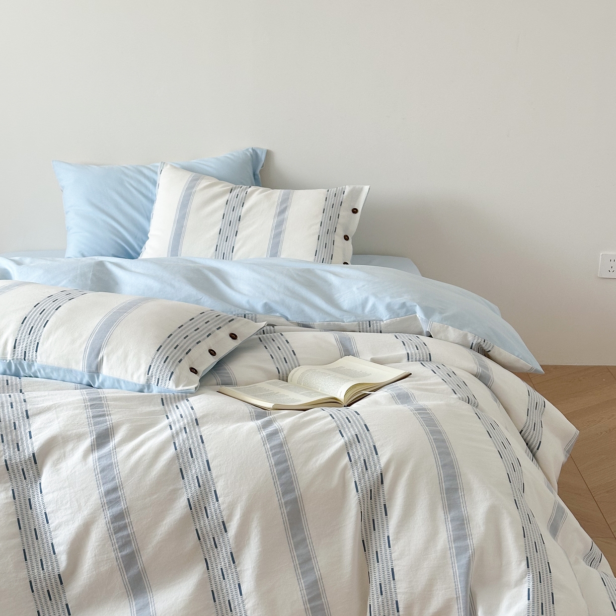 91家纺网 家纺一手货源 找家纺 曼布缇 2025新款全棉色织提花水洗棉四件套套件（券后控价268/288,308起） 格调-纯净蓝