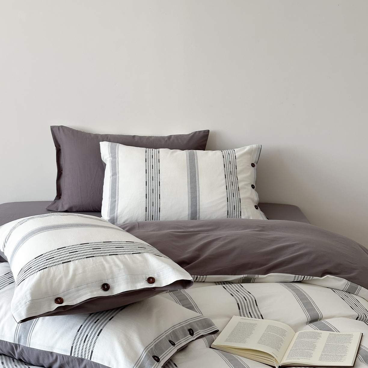 91家纺网 家纺一手货源 找家纺 曼布缇 2025新款全棉色织提花水洗棉四件套套件（券后控价268/288,308起） 格调-灰