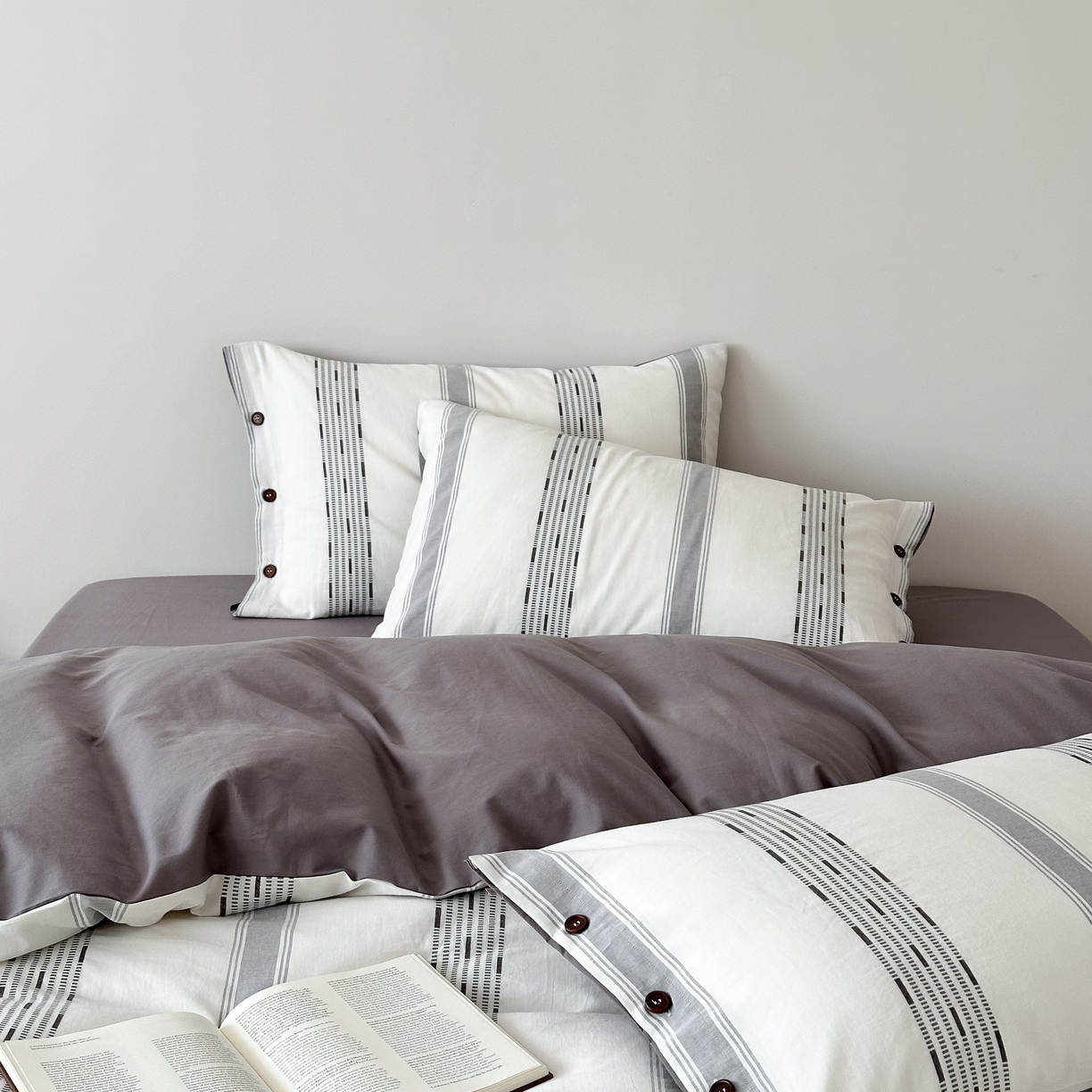 91家纺网 家纺一手货源 找家纺 曼布缇 2025新款全棉色织提花水洗棉四件套套件（券后控价268/288,308起） 格调-灰