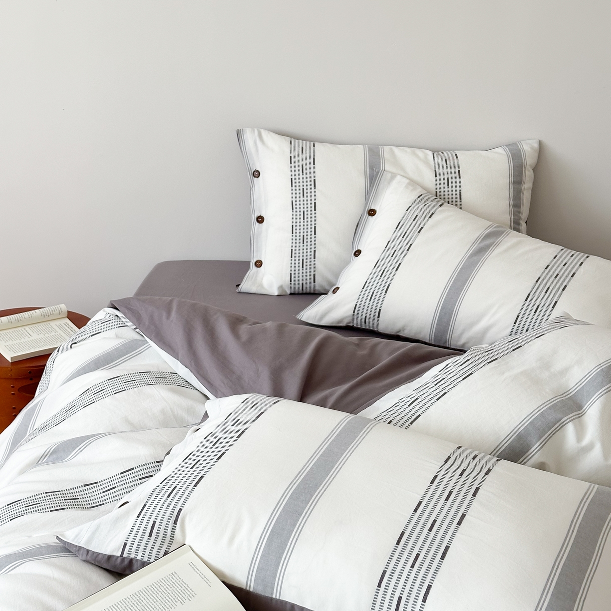 91家纺网 家纺一手货源 找家纺 曼布缇 2025新款全棉色织提花水洗棉四件套套件（券后控价268/288,308起） 格调-灰