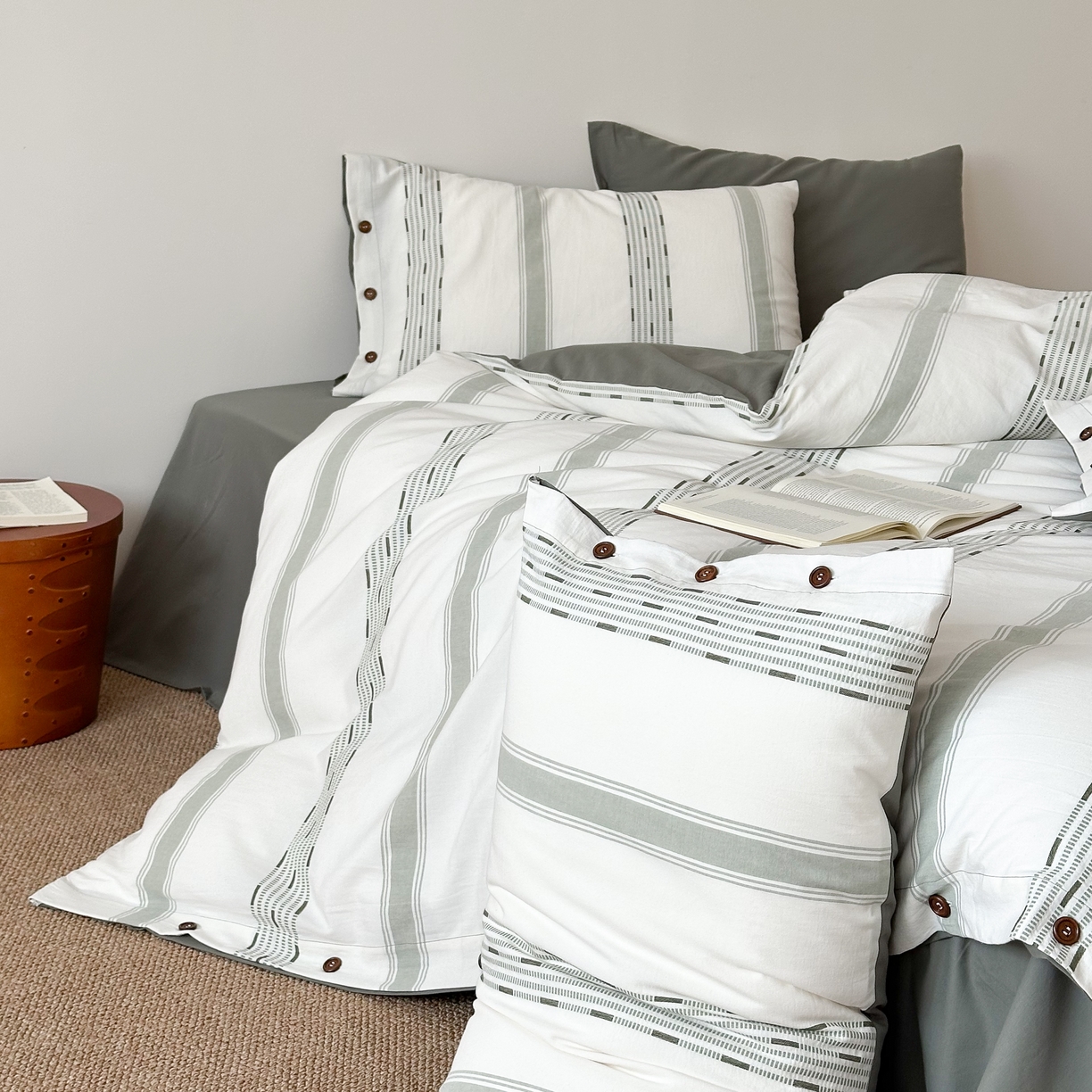 91家纺网 家纺一手货源 找家纺 曼布缇 2025新款全棉色织提花水洗棉四件套套件（券后控价268/288,308起） 格调-军绿