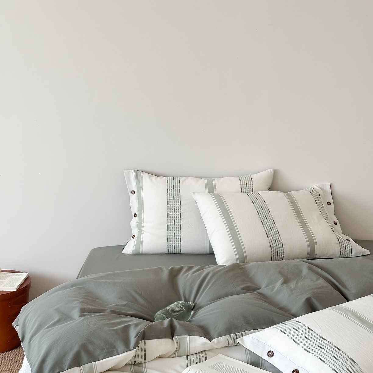 91家纺网 家纺一手货源 找家纺 曼布缇 2025新款全棉色织提花水洗棉四件套套件（券后控价268/288,308起） 格调-军绿