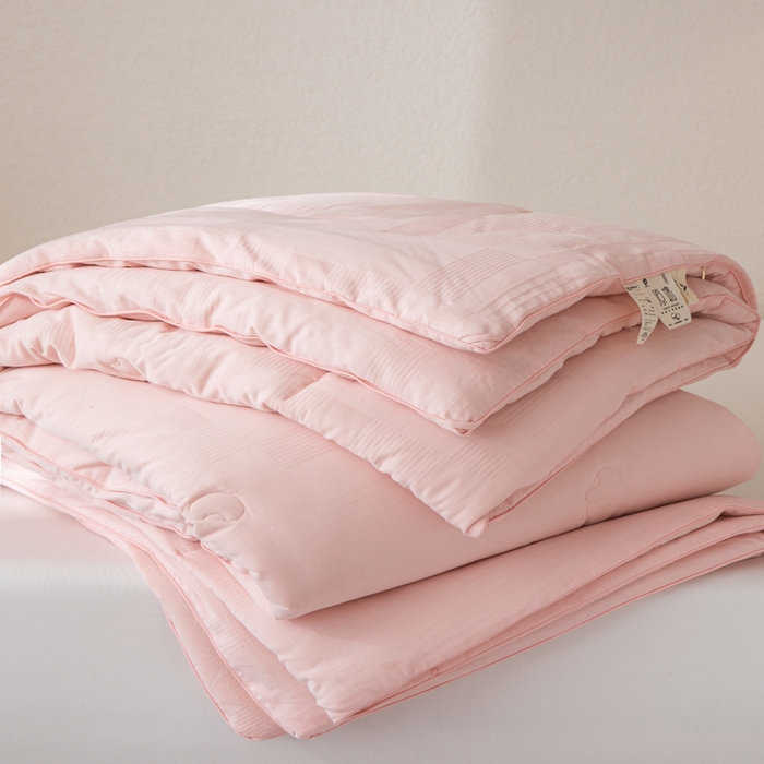 91家纺网 家纺一手货源 找家纺 鸣升家纺 2025新款四季款全棉大豆被 菽菽木兰-粉