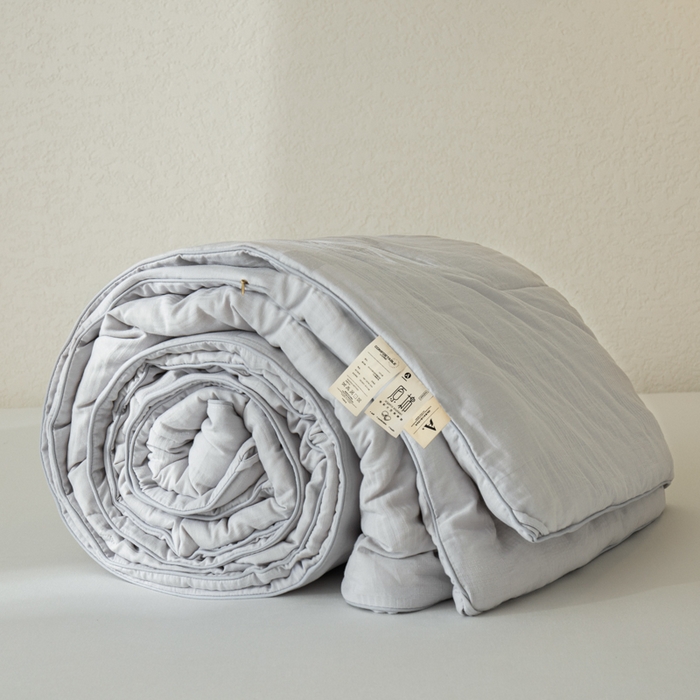 91家纺网 家纺一手货源 找家纺 鸣升家纺 2025新款四季款全棉大豆被 菽菽木兰-灰