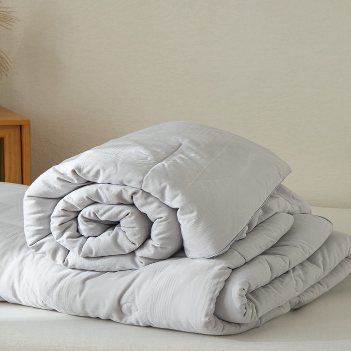 91家纺网 家纺一手货源 找家纺 鸣升家纺 2025新款四季款全棉大豆被 菽菽木兰-灰