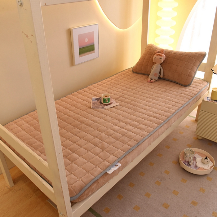 91家纺网 家纺一手货源 找家纺 水妙家纺 2024新款加厚200克A类牛奶绒夹棉床笠纯色素色大学生宿舍床垫保护套学生上下铺 扭花格-驼色