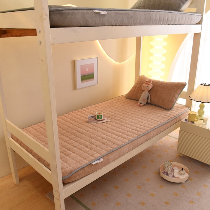 91家纺网 家纺一手货源 找家纺 水妙家纺 2024新款加厚200克A类牛奶绒夹棉床笠纯色素色大学生宿舍床垫保护套学生上下铺 扭花格-驼色