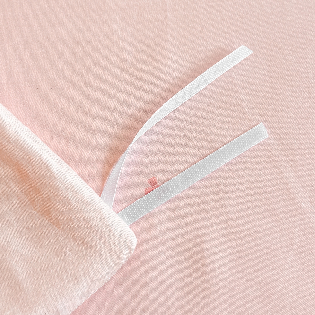 91家纺网 家纺一手货源 找家纺 芙绣家纺 2025新款A类全棉小清新印花单被套单枕套学生单品系列 爱心粉