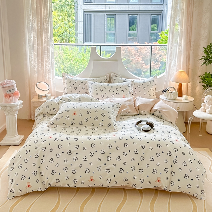 91家纺网 家纺一手货源 找家纺 芙绣家纺 2025新款A类全棉小清新印花单被套单枕套学生单品系列 爱心小熊