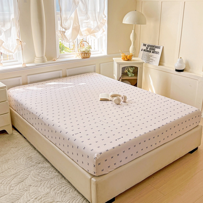 91家纺网 家纺一手货源 找家纺 朵朵家纺 2025新款超柔水洗棉云感印花单床笠床垫保护套床笠（床垫保护套可定制尺寸 ）-场景三 蝴蝶结