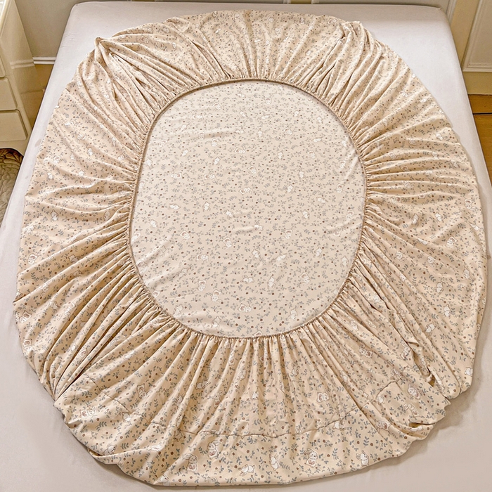 91家纺网 家纺一手货源 找家纺 朵朵家纺 2025新款超柔水洗棉云感印花单床笠床垫保护套床笠（床垫保护套可定制尺寸 ）-场景三 花丛兔