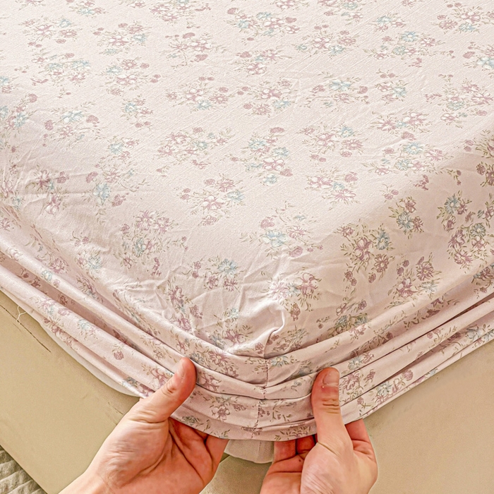 91家纺网 家纺一手货源 找家纺 朵朵家纺 2025新款超柔水洗棉云感印花单床笠床垫保护套床笠（床垫保护套可定制尺寸 ）-场景三 花梦