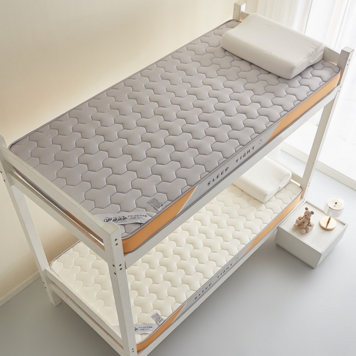 91家纺网 家纺一手货源 找家纺 水妙家纺 2025年新款牛奶丝乳胶记忆海绵床垫厚度9cm学生宿舍上下铺加密海绵床垫回弹性好 三角格灰