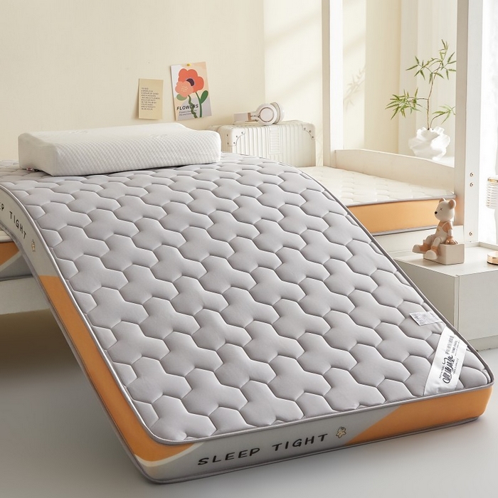 91家纺网 家纺一手货源 找家纺 水妙家纺 2025年新款牛奶丝乳胶记忆海绵床垫厚度9cm学生宿舍上下铺加密海绵床垫回弹性好 三角格灰