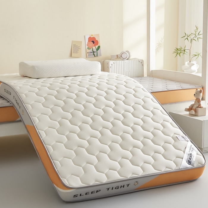 91家纺网 家纺一手货源 找家纺 水妙家纺 2025年新款牛奶丝乳胶记忆海绵床垫厚度9cm学生宿舍上下铺加密海绵床垫回弹性好 三角格白