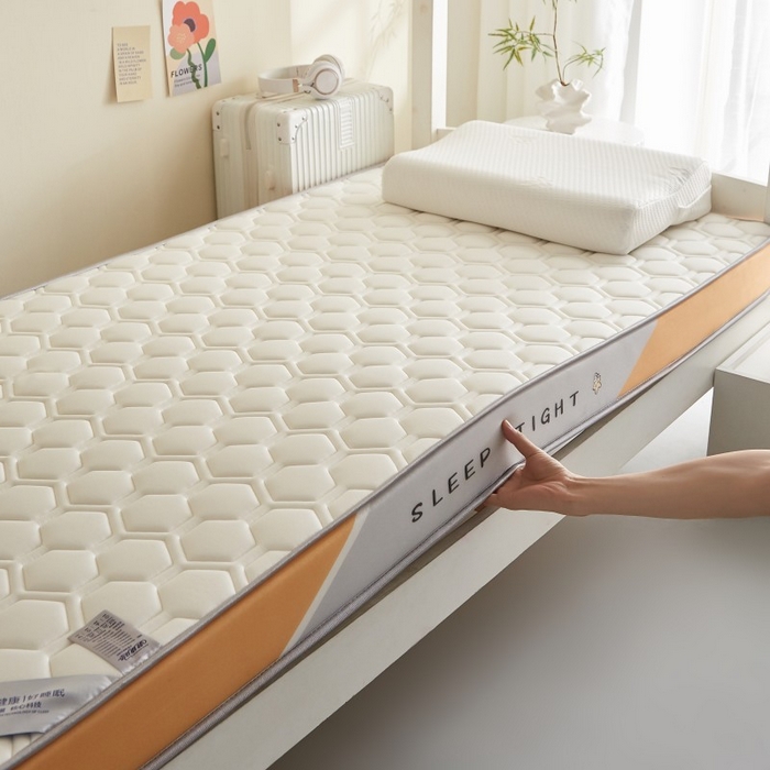 91家纺网 家纺一手货源 找家纺 水妙家纺 2025年新款牛奶丝乳胶记忆海绵床垫厚度9cm学生宿舍上下铺加密海绵床垫回弹性好 六边形白
