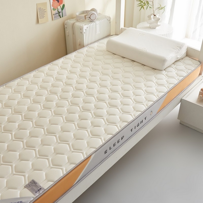 91家纺网 家纺一手货源 找家纺 水妙家纺 2025年新款牛奶丝乳胶记忆海绵床垫厚度9cm学生宿舍上下铺加密海绵床垫回弹性好 六边形白