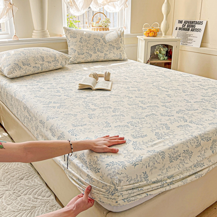91家纺网 家纺一手货源 找家纺 朵朵家纺 2025新款超柔水洗棉云感印花单床笠床垫保护套床笠（床垫保护套可定制尺寸 ）-场景三 蓝颜