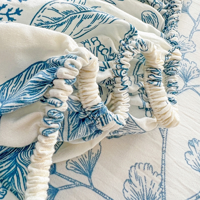 91家纺网 家纺一手货源 找家纺 朵朵家纺 2025新款超柔水洗棉云感印花单床笠床垫保护套床笠（床垫保护套可定制尺寸 ）-场景三 恋爱季节